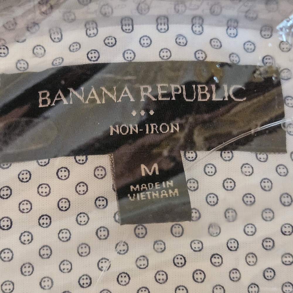 Banana Republic Men's White Patterned Button Down Shirt